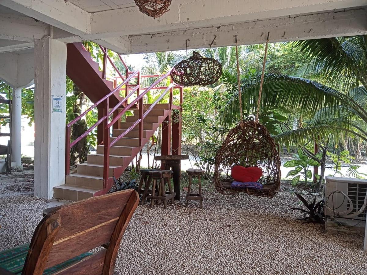 Near Lake Hostal Bacalar Exterior foto
