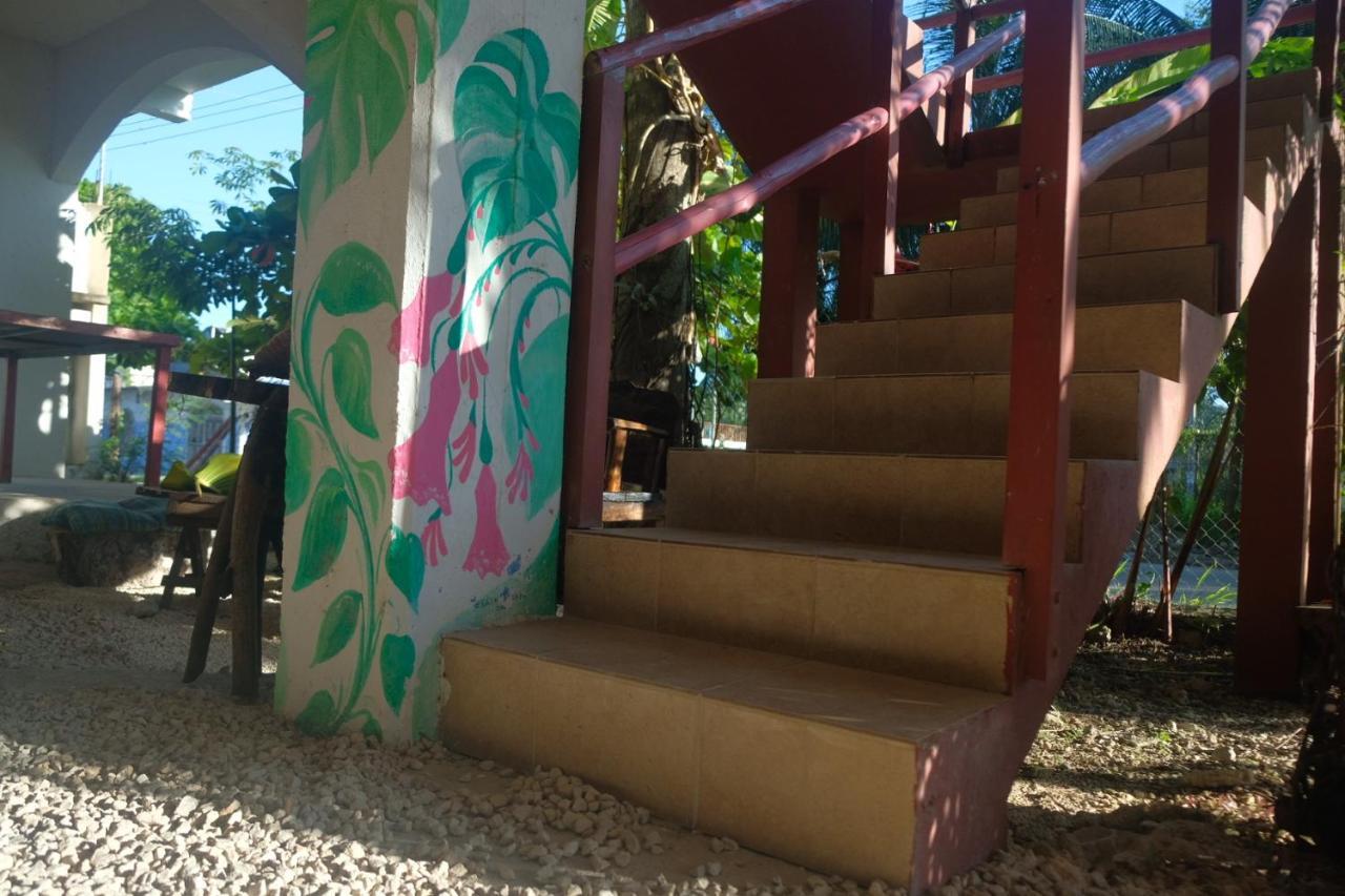 Near Lake Hostal Bacalar Exterior foto