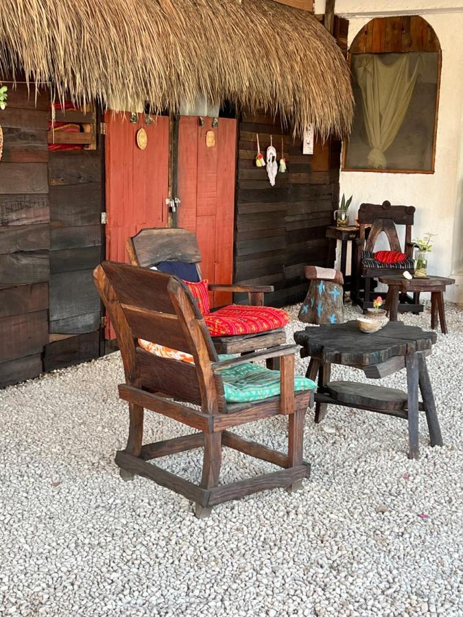 Near Lake Hostal Bacalar Exterior foto