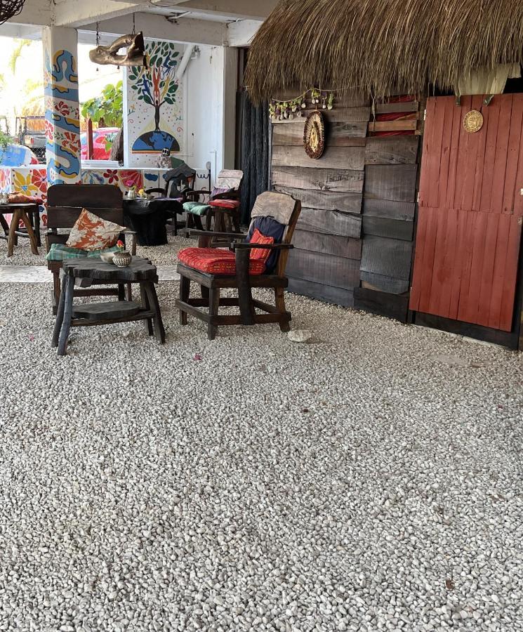 Near Lake Hostal Bacalar Exterior foto