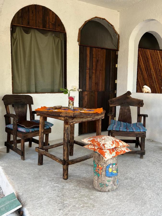 Near Lake Hostal Bacalar Exterior foto