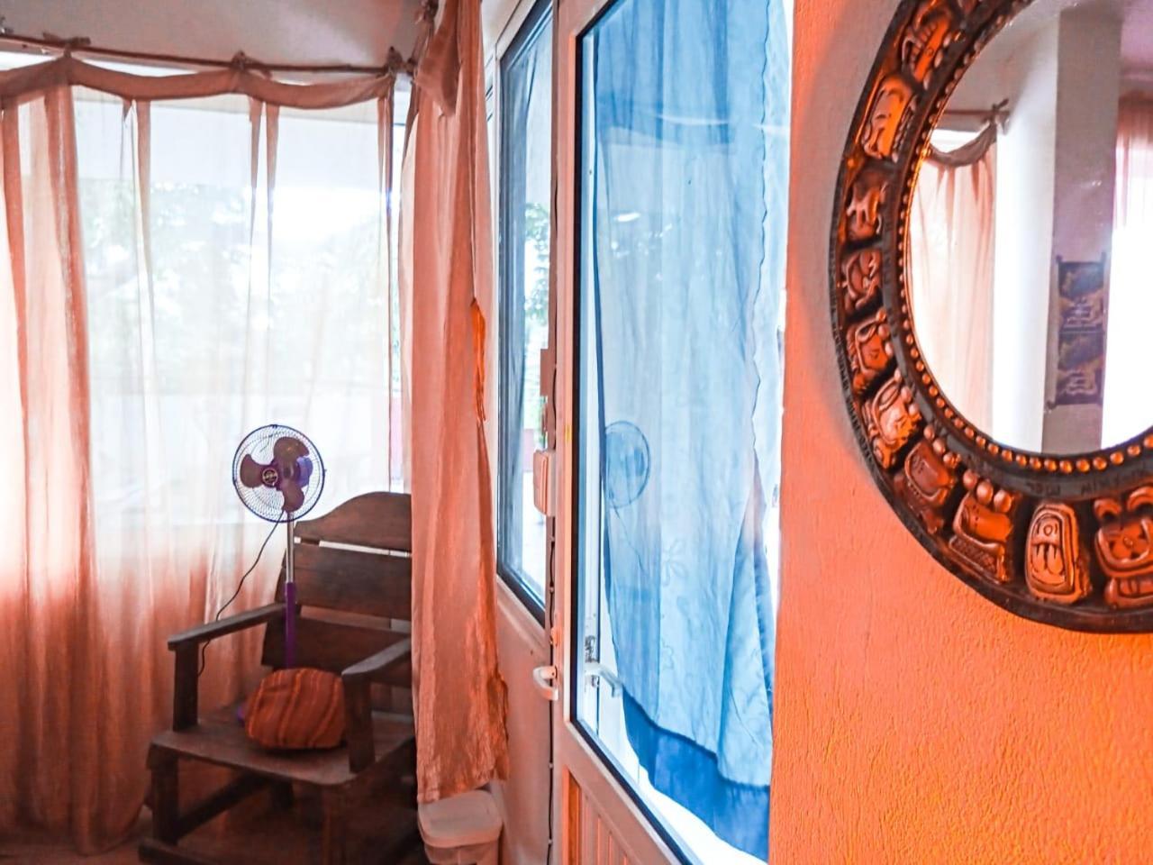 Near Lake Hostal Bacalar Habitación foto