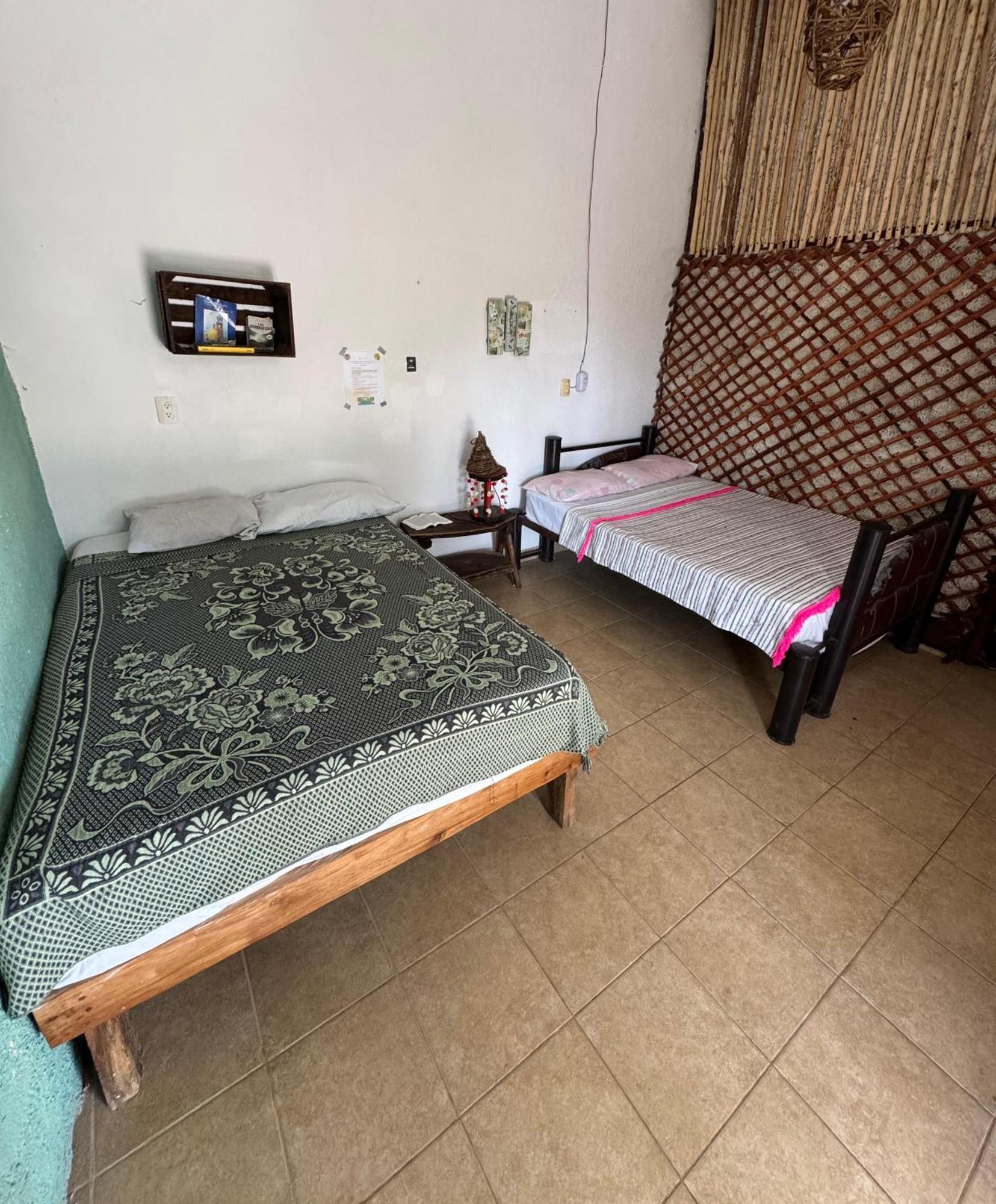 Near Lake Hostal Bacalar Exterior foto